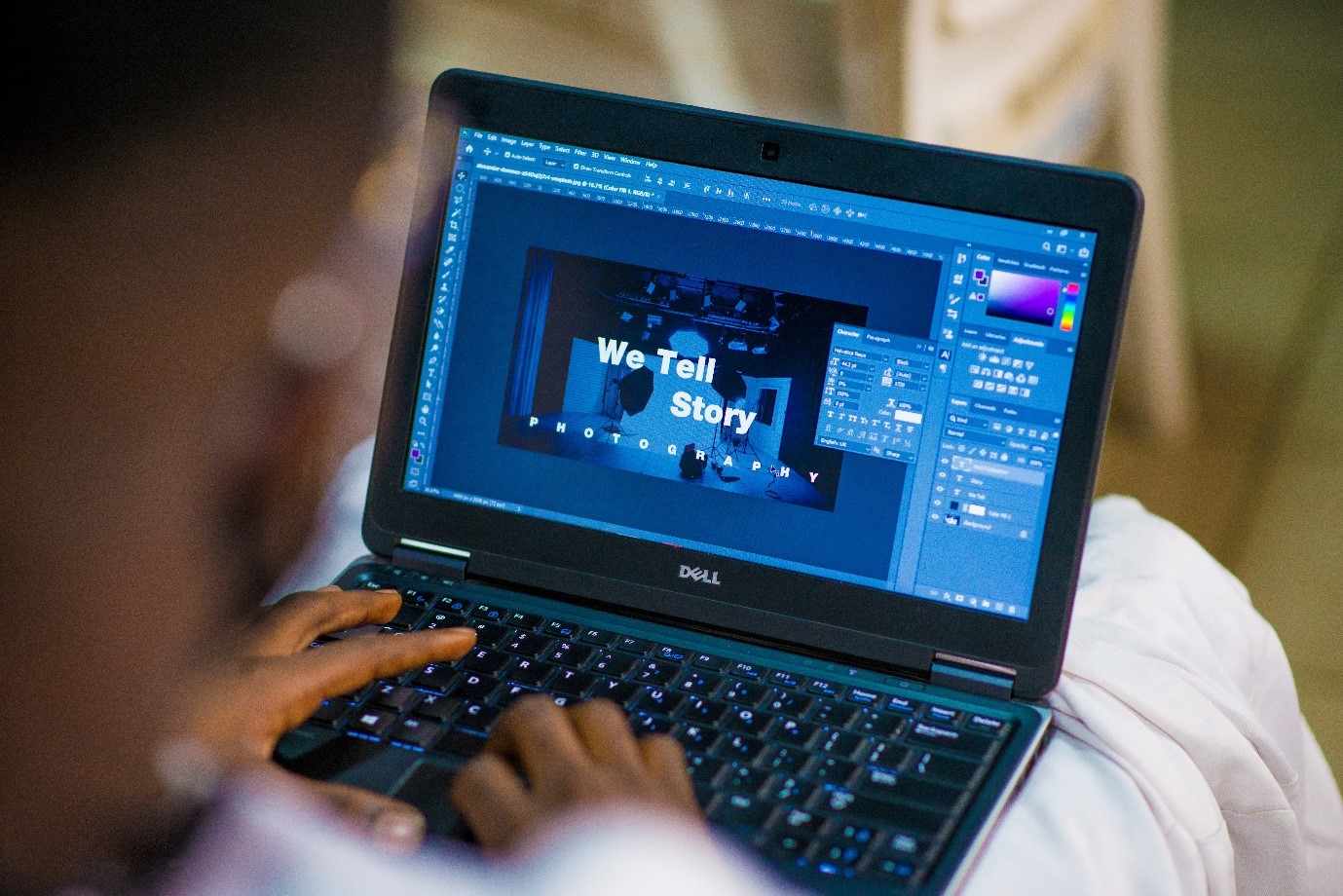 DIY vs. Hiring a Professional Graphic Design Company: Which is Better?